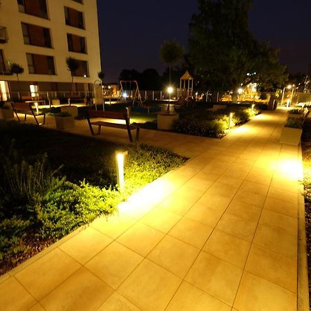 Lodz Fabryczna Apartament Exteriör bild