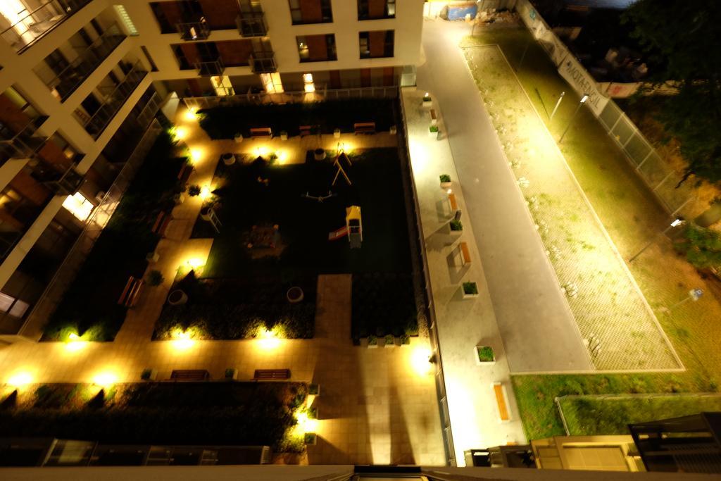 Lodz Fabryczna Apartament Exteriör bild